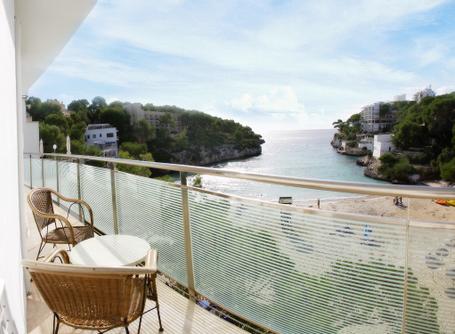 Hotel Apartamentos Cala Santanyí | Cala Santanyí-Mallorca | balcón con vista al mar